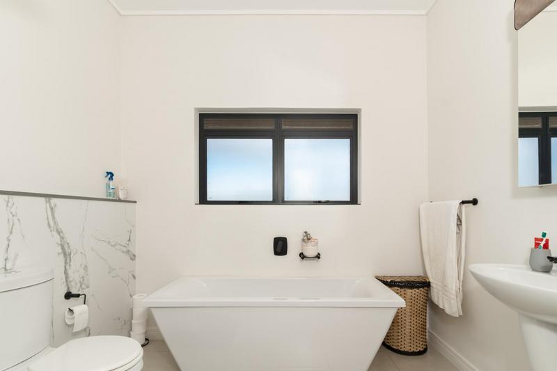 2 Bedroom Property for Sale in The Huntsman Western Cape